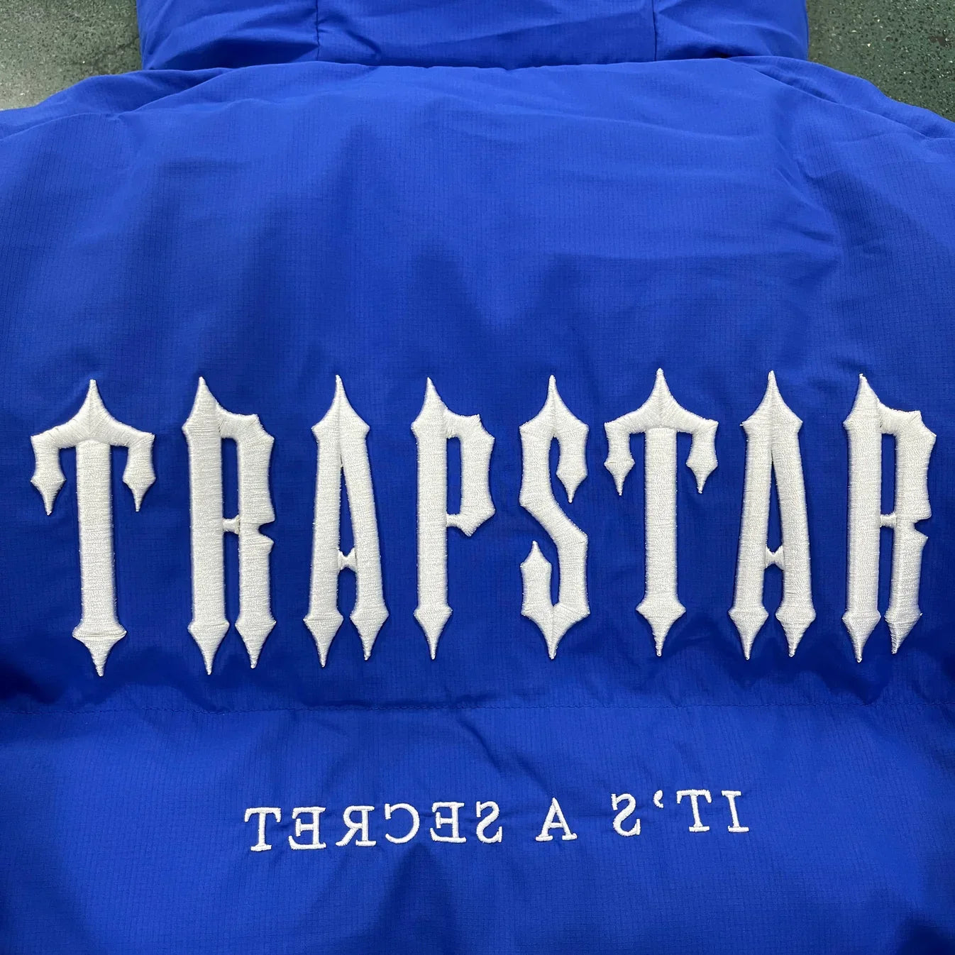 Trapstar Decoded 2022 Hooded Puffer Jacket - Blue Ironleague