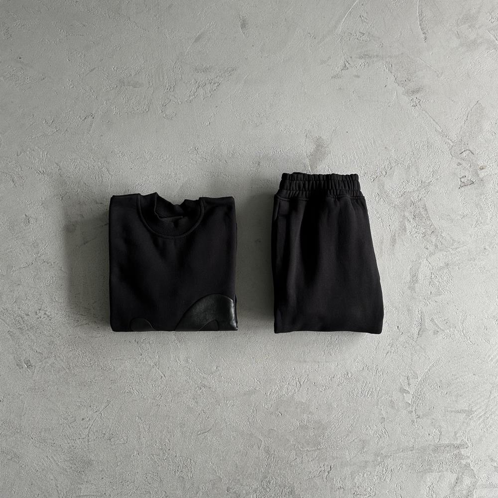 Syna Round Neck Set - Black Ironleague