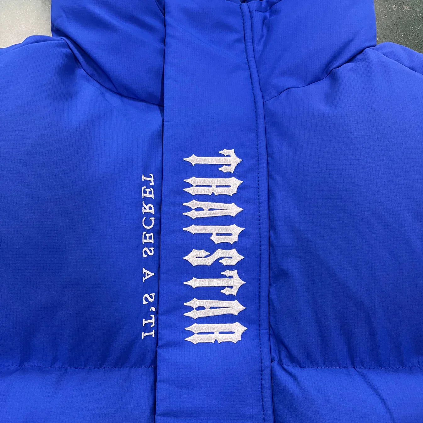 Trapstar Decoded 2022 Hooded Puffer Jacket - Blue Ironleague