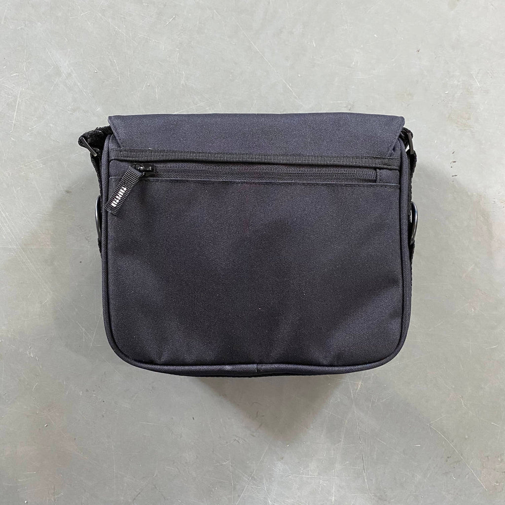 Trapstar Messenger Bag 2.0 - Black/White Ironleague