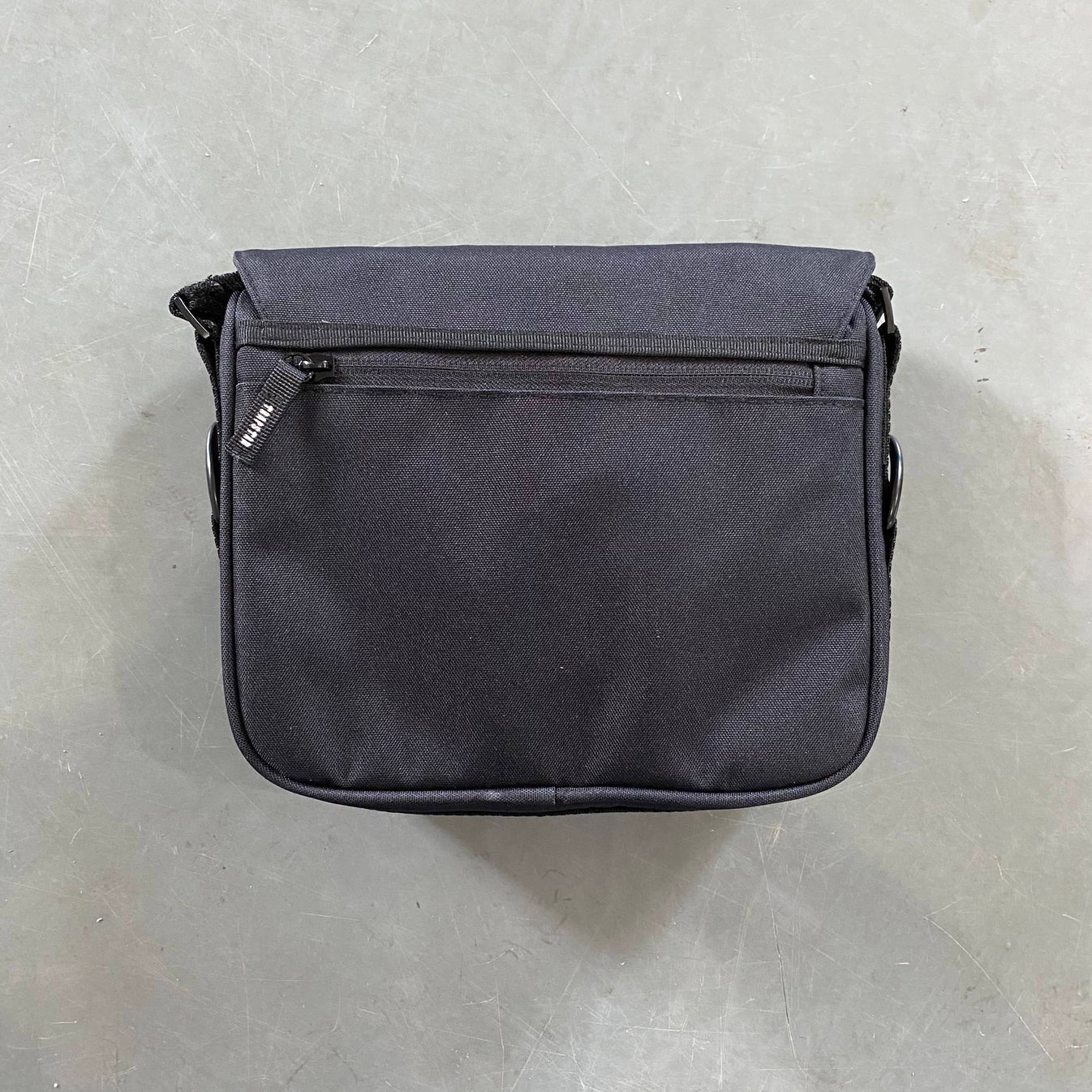 Trapstar Messenger Bag 2.0 - Black/White Ironleague