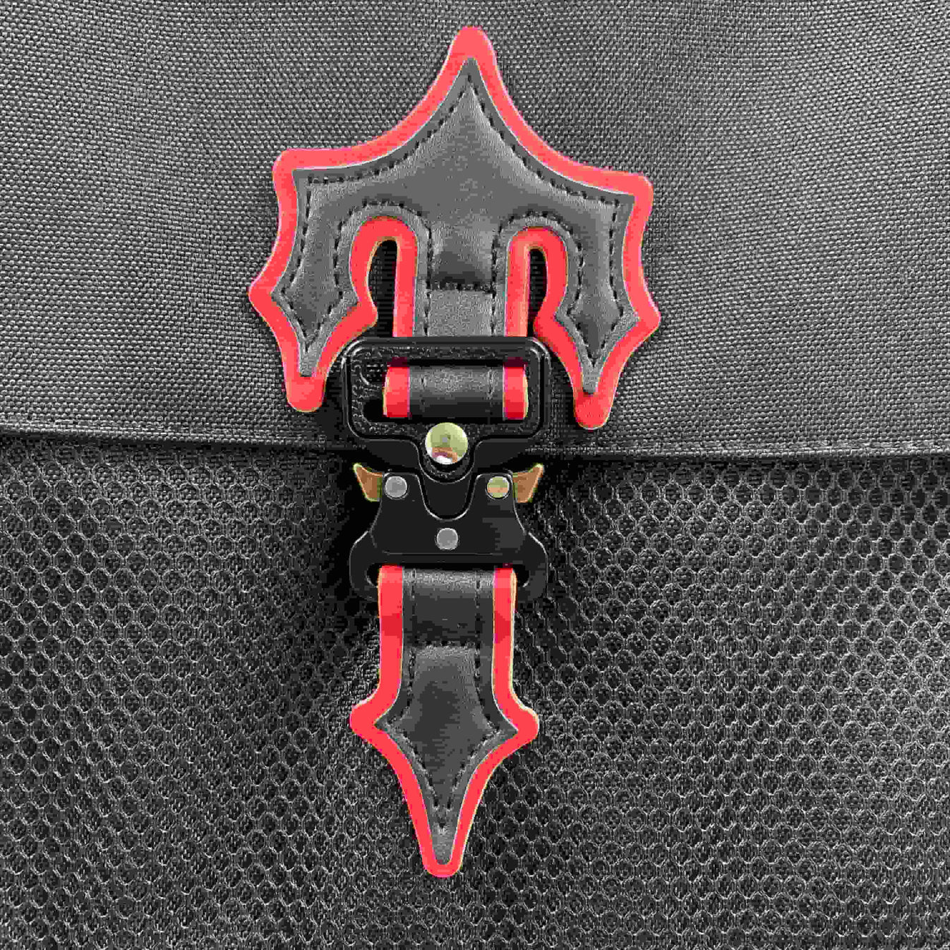 Trapstar Messenger Bag 2.0 - Black/Red Ironleague