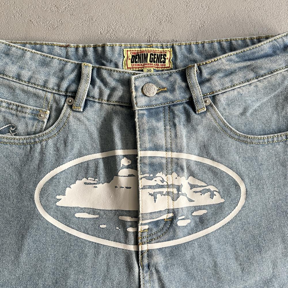 Corteiz Island Baggy Jean Shorts - Light Blue Ironleague