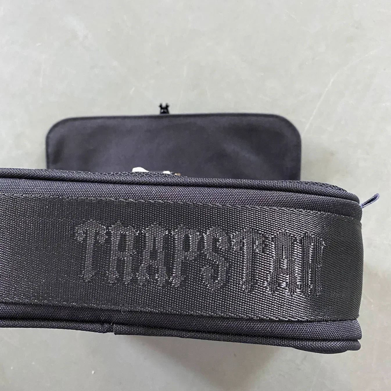 Trapstar Messenger Bag 2.0 - Black/White Ironleague