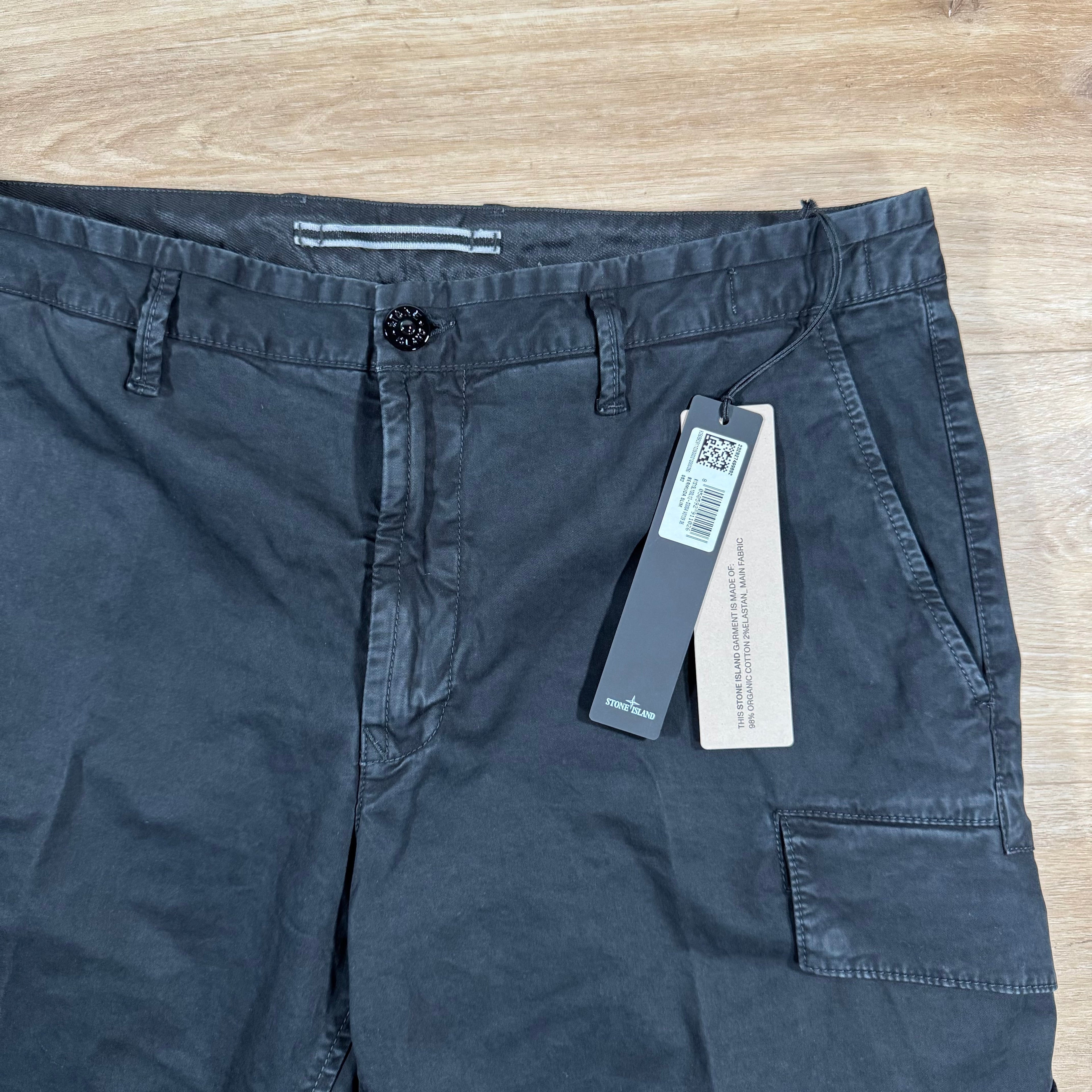 Stone Island Stretch Twill Cargo Shorts in Black Ironleague