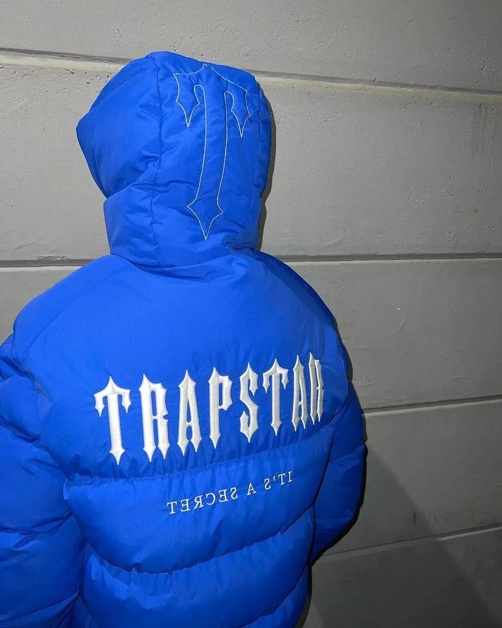 Trapstar Decoded 2022 Hooded Puffer Jacket - Blue Ironleague