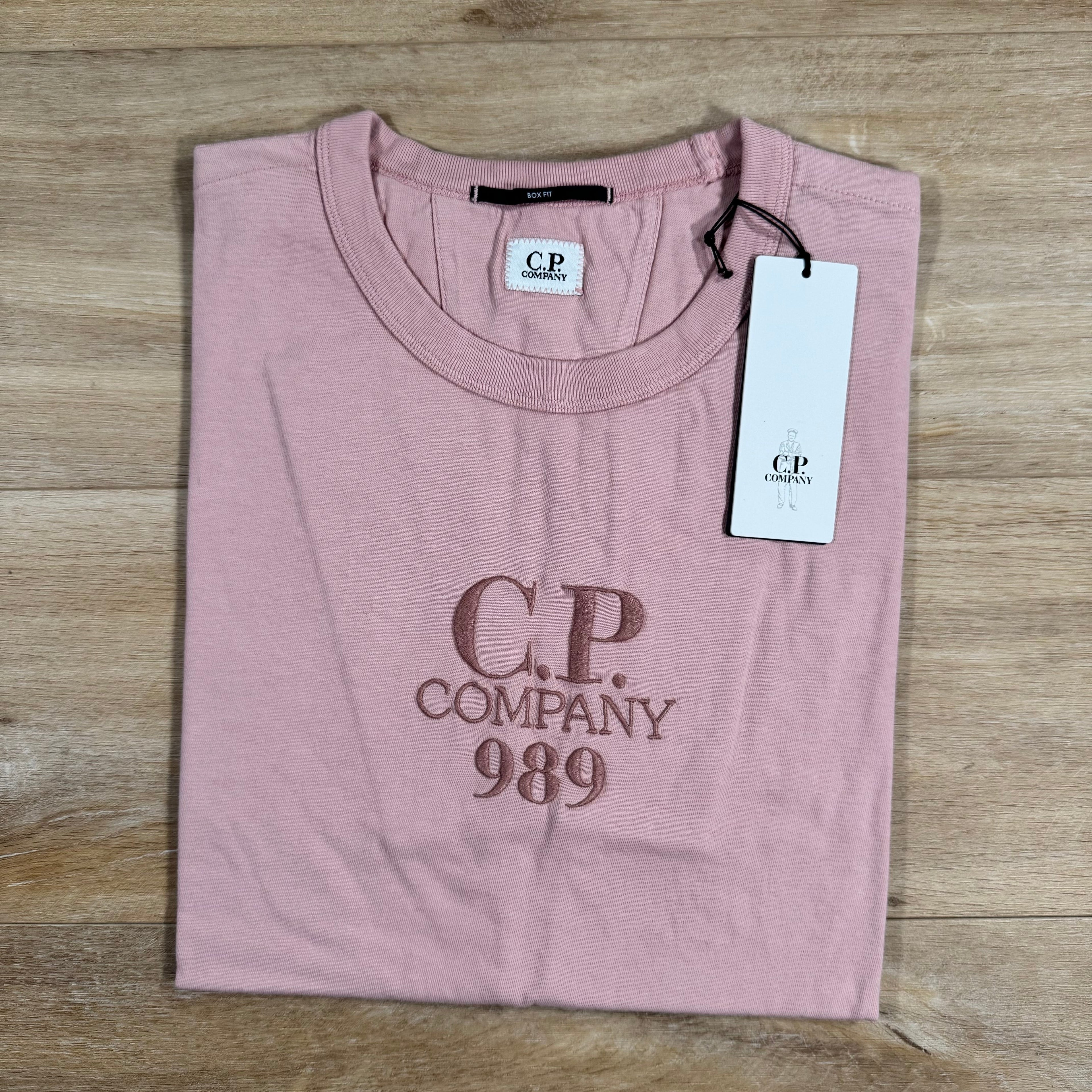 CP Company 20/1 Jersey Boxy Logo T-Shirt in Misty Rose - Pink Ironleague