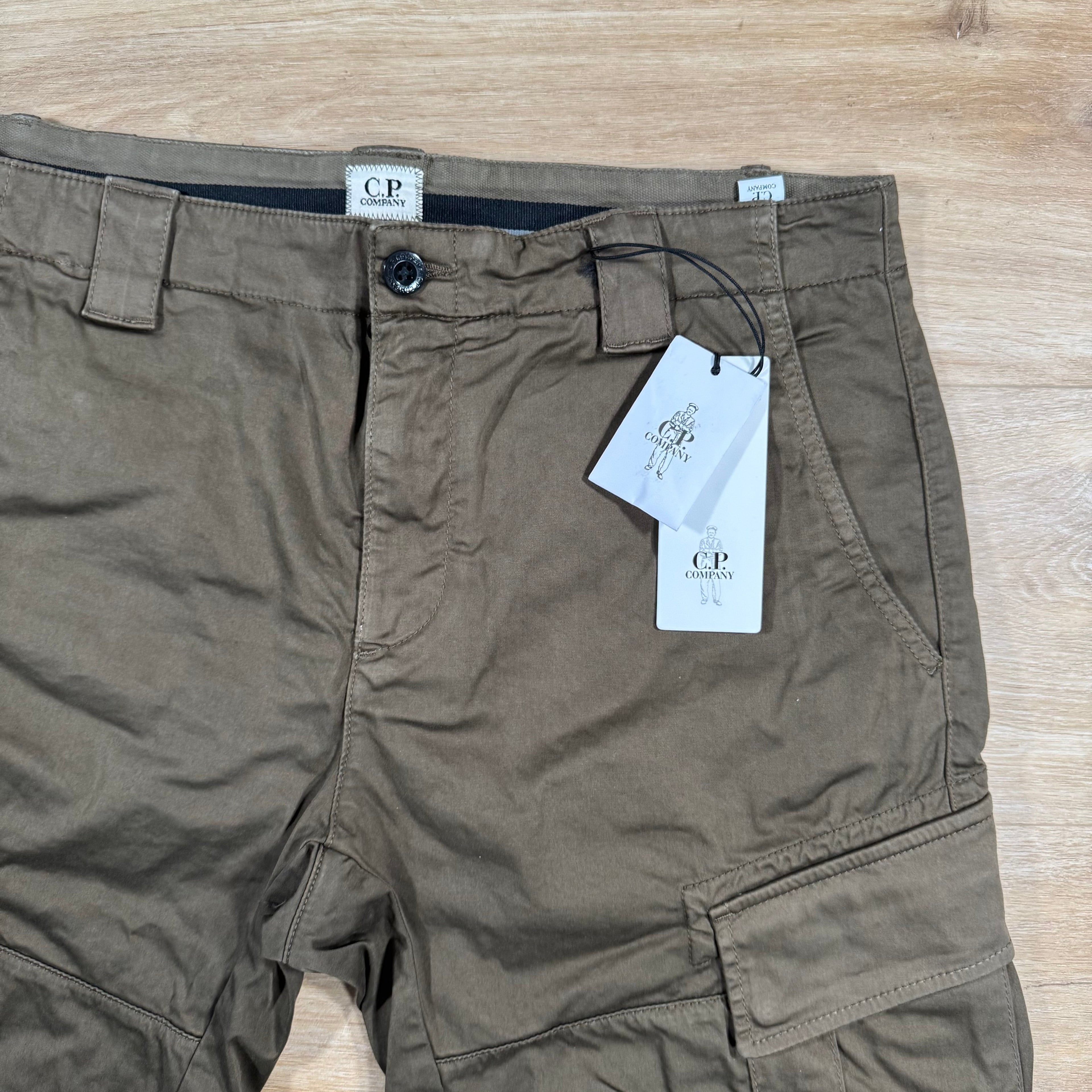 CP Company Stretch Sateen Lens Cargo Shorts in Ivy Green Ironleague