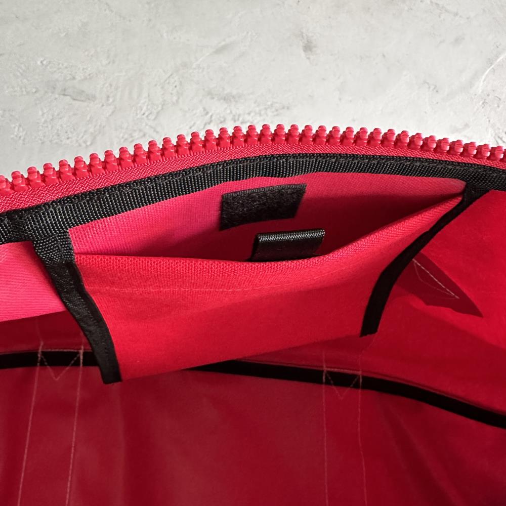 Corteiz Hmp Alcatraz Duffle Bag - Red Ironleague