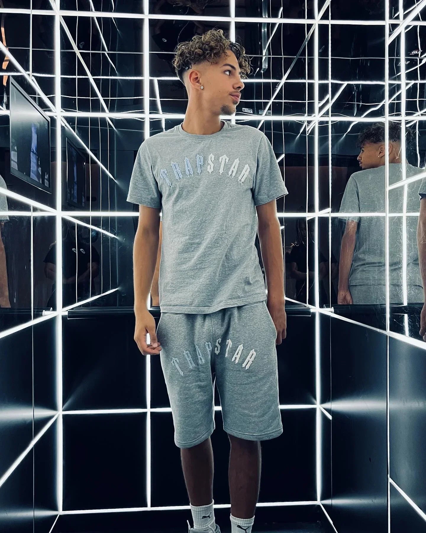 Trapstar Arch Chenille Short Set - Grey/Black Ironleague