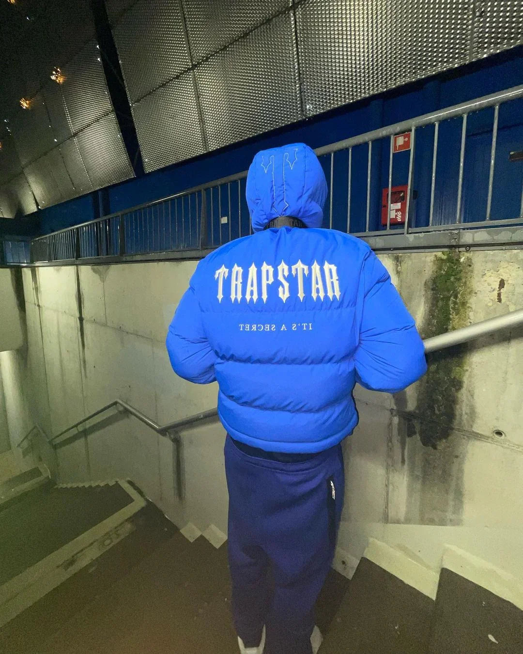 Trapstar Decoded 2022 Hooded Puffer Jacket - Blue Ironleague