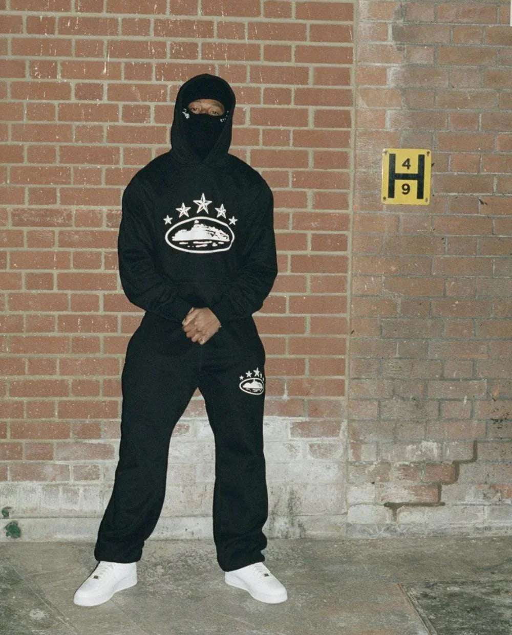 Corteiz 5 Starz Alcatraz Tracksuit - Black Ironleague