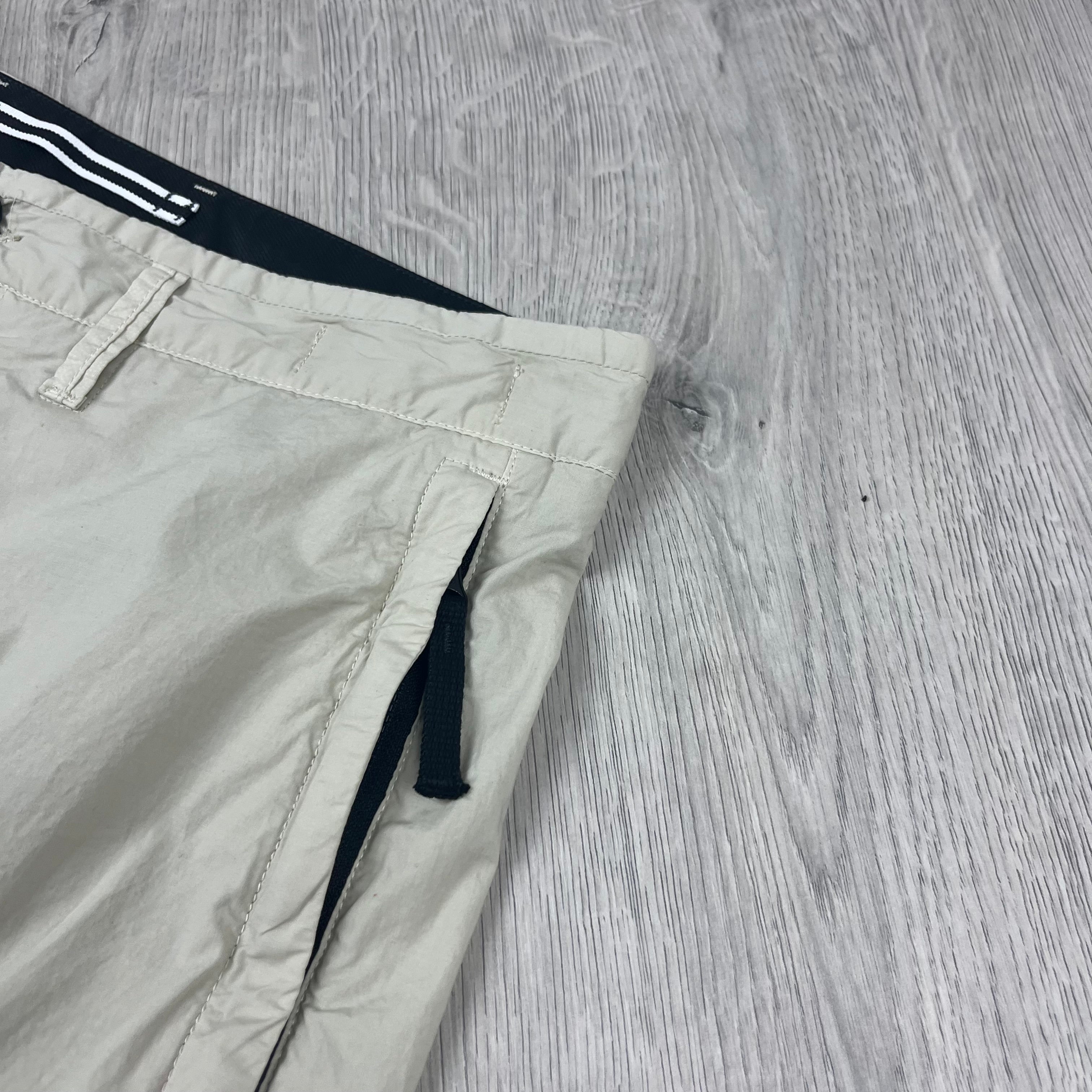 Stone Island Cargo Shorts - Sand Ironleague