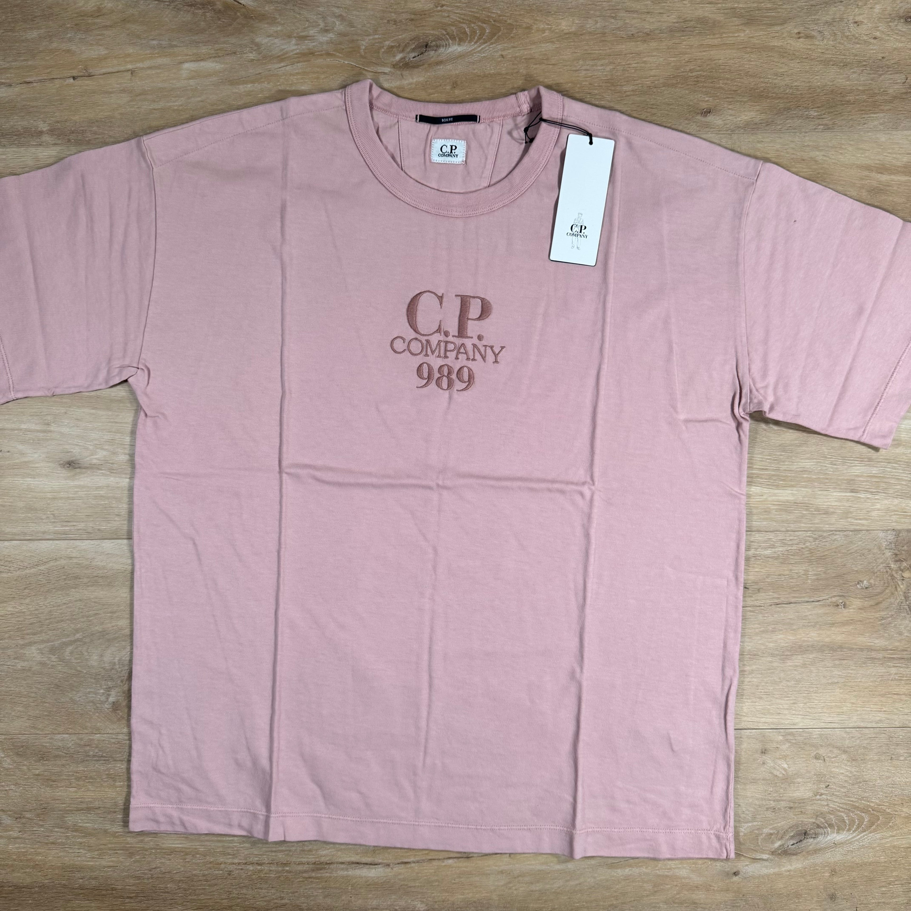 CP Company 20/1 Jersey Boxy Logo T-Shirt in Misty Rose - Pink Ironleague