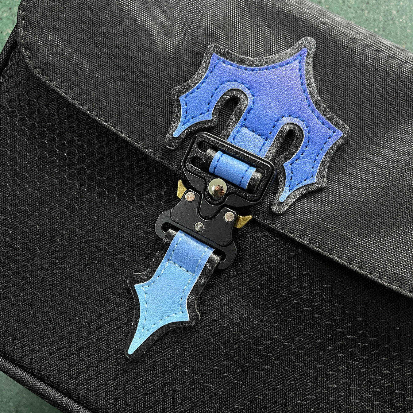 Trapstar Irongate T Crossbody Bag - Black/Blue Ironleague