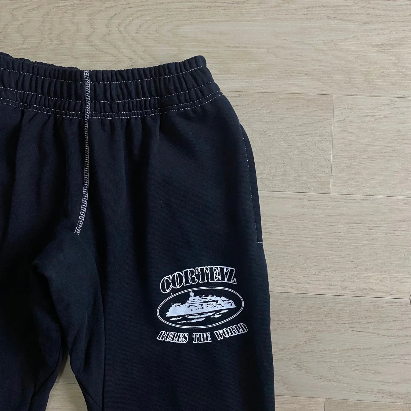Corteiz Alcatraz Jogging Pants - Black/White Ironleague