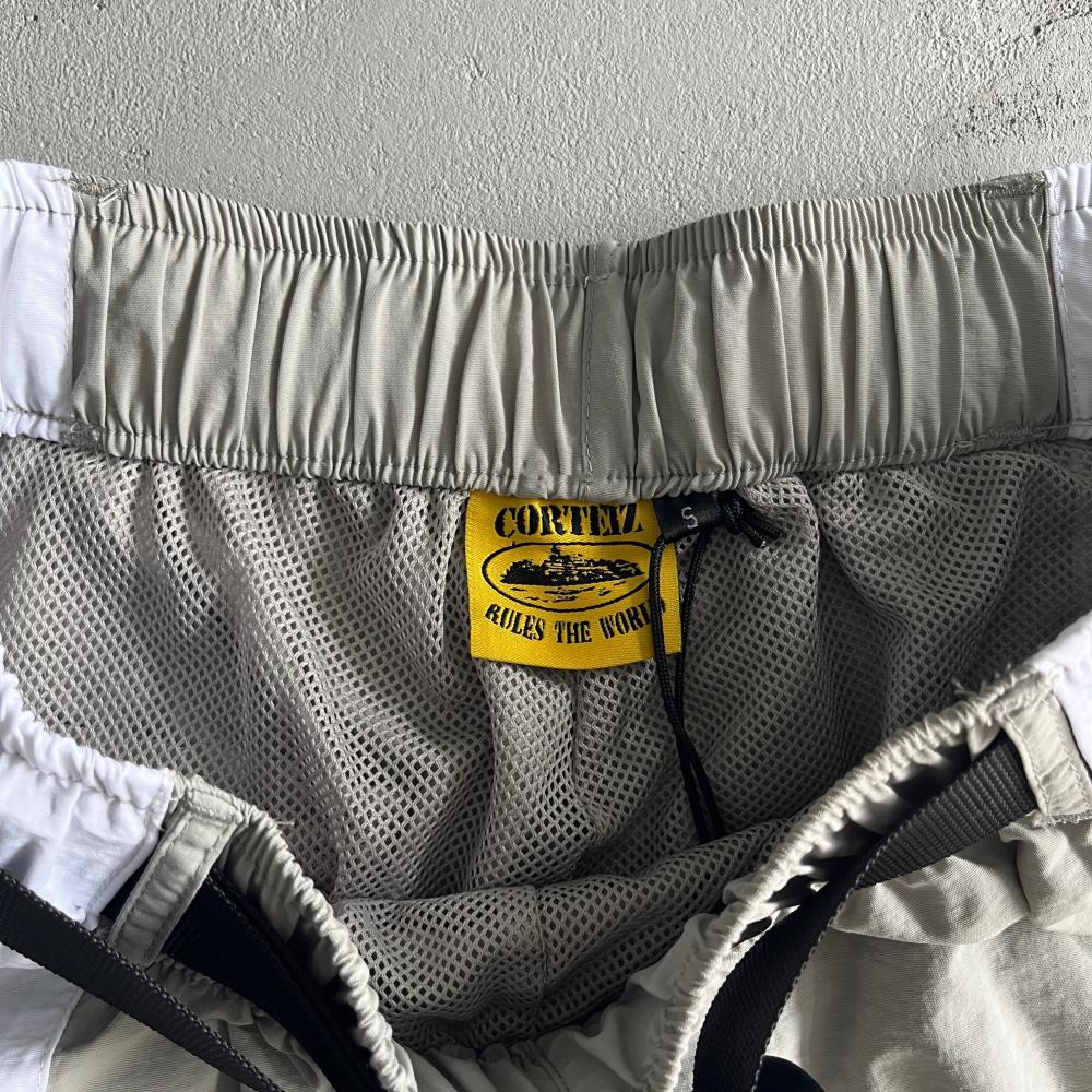 Corteiz Alcatraz Swimshorts - Grey/White Ironleague