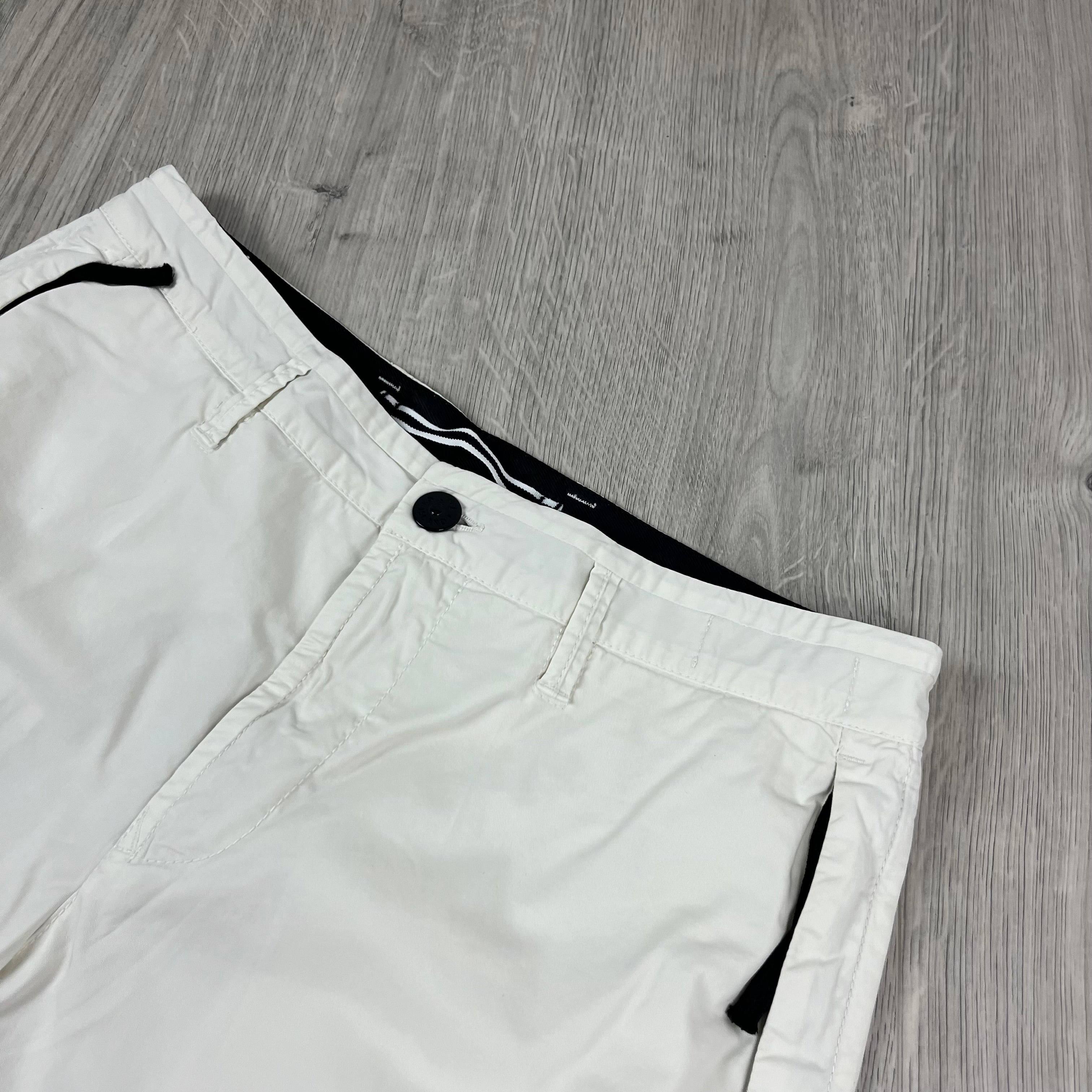 Stone Island Cargo Shorts - Ivory Ironleague