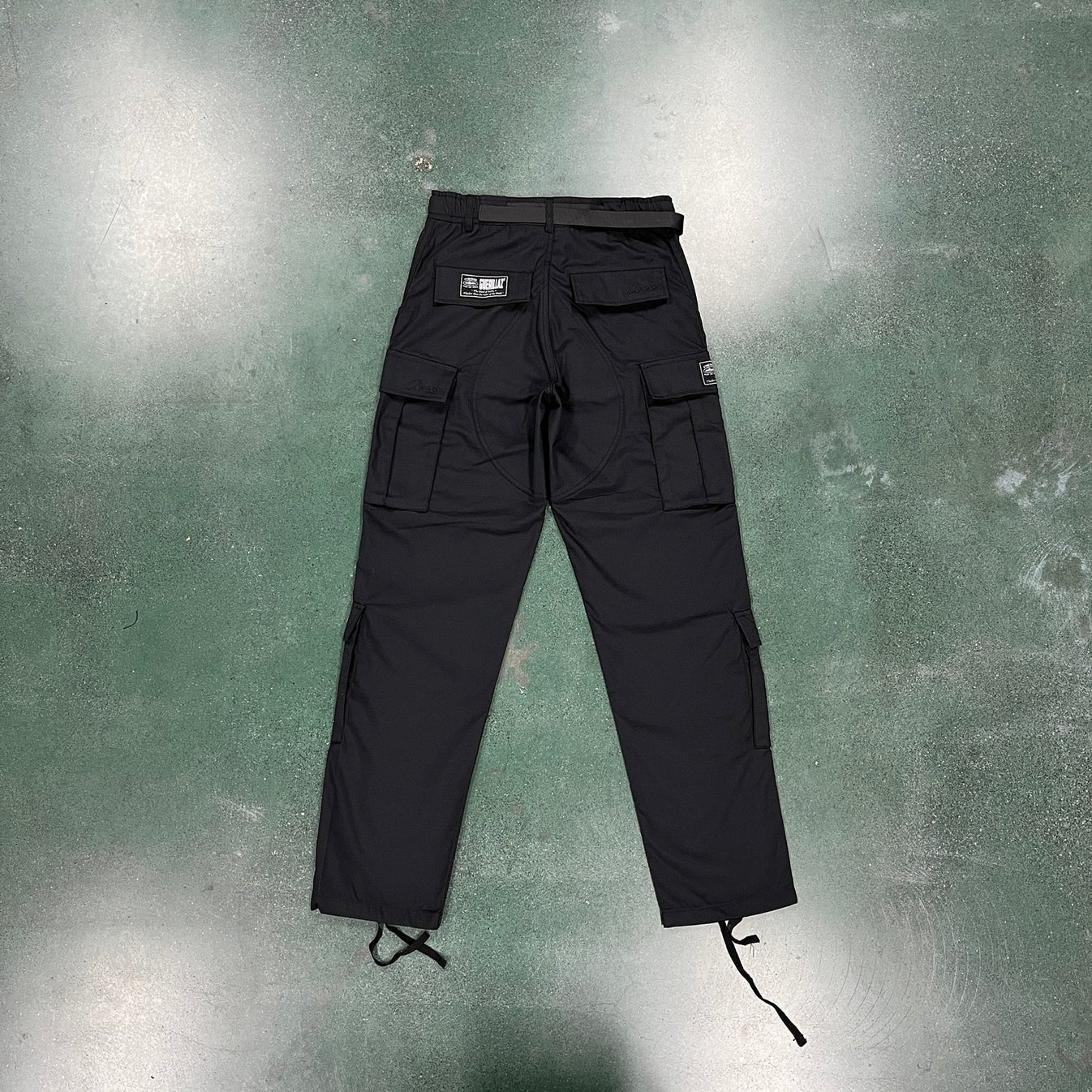 Corteiz Island Cargo Pants - Black/Black Ironleague