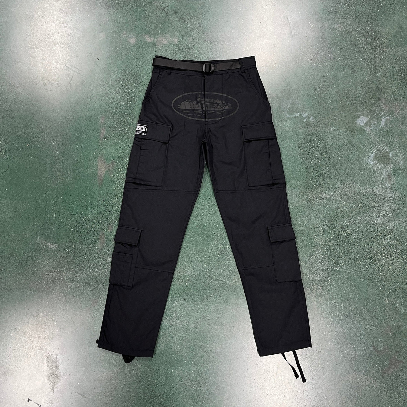 Corteiz Island Cargo Pants - Black/Black Ironleague