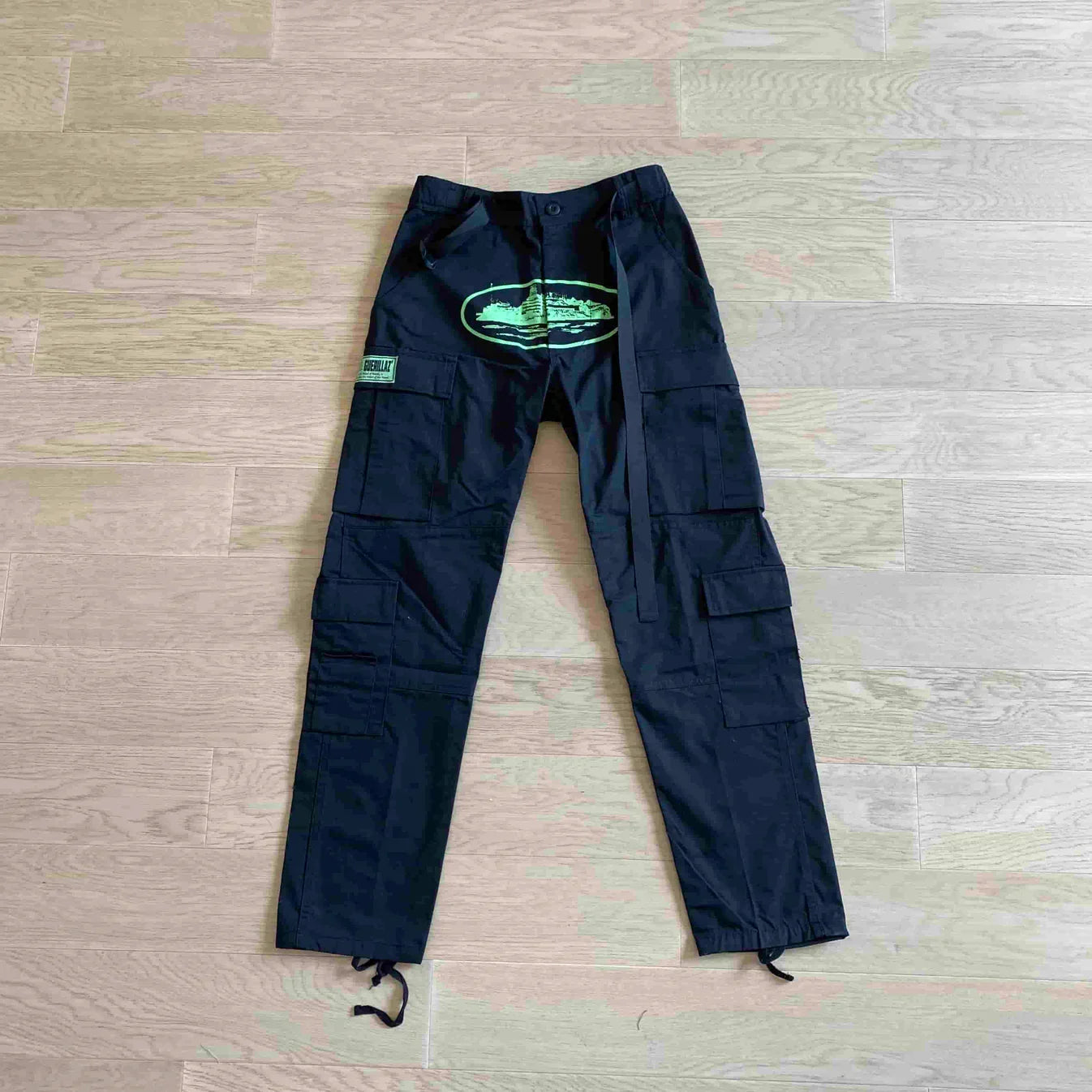 Corteiz Island Cargo Pants - Black/Green Ironleague