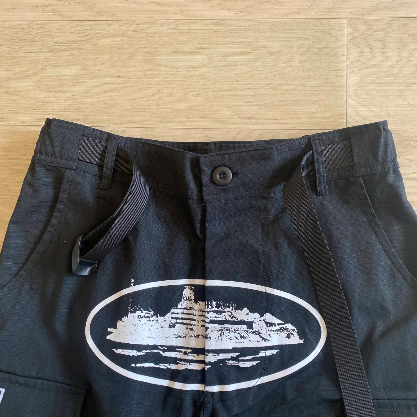 Corteiz Island Cargo Pants - Black/White Ironleague