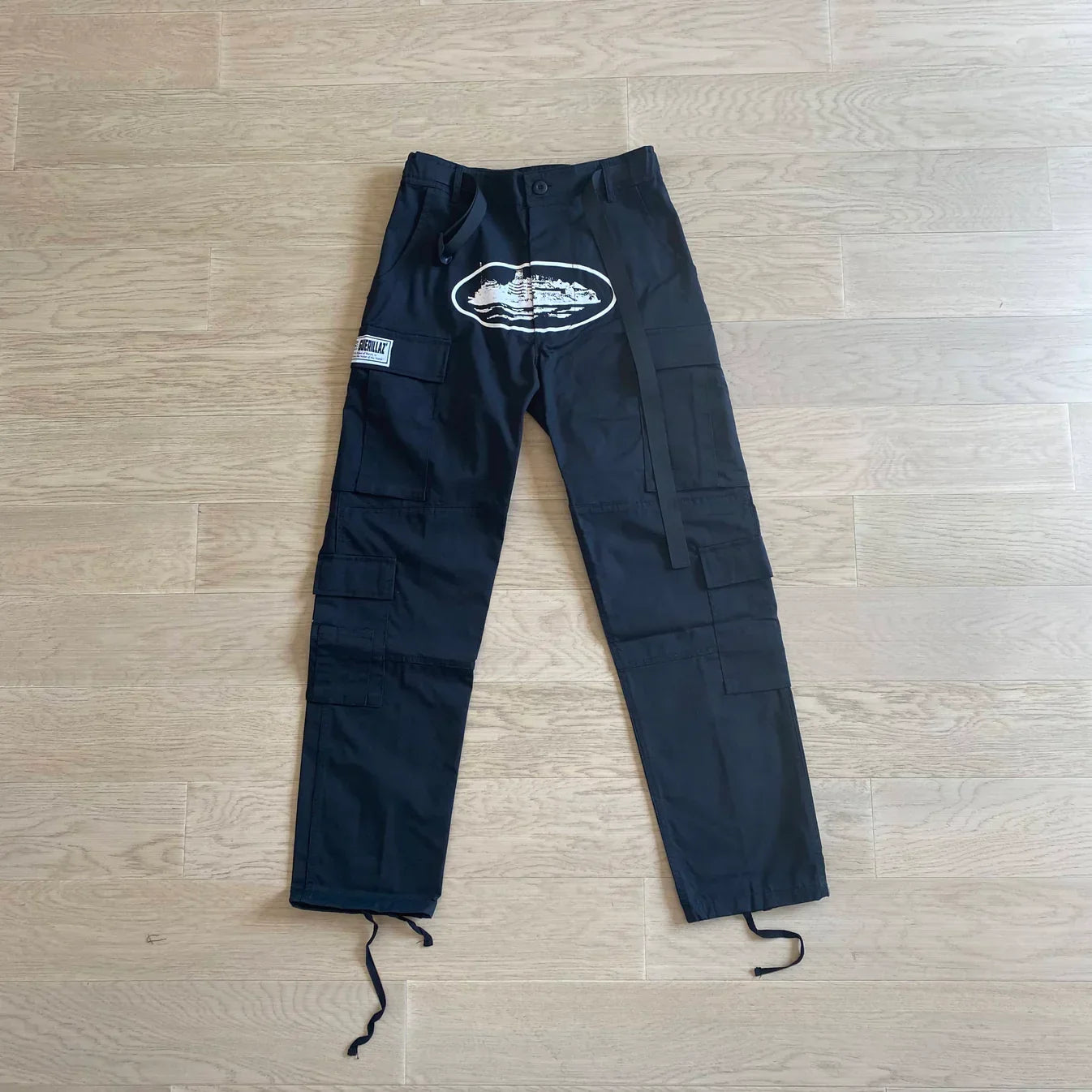 Corteiz Island Cargo Pants - Black/White Ironleague