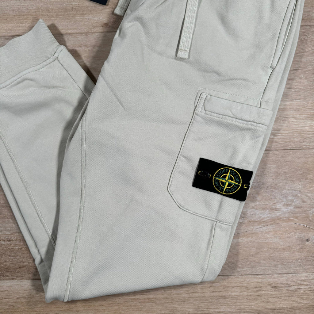 Stone Island Slim Fit Cargo Sweatpants in Plaster Ironleague