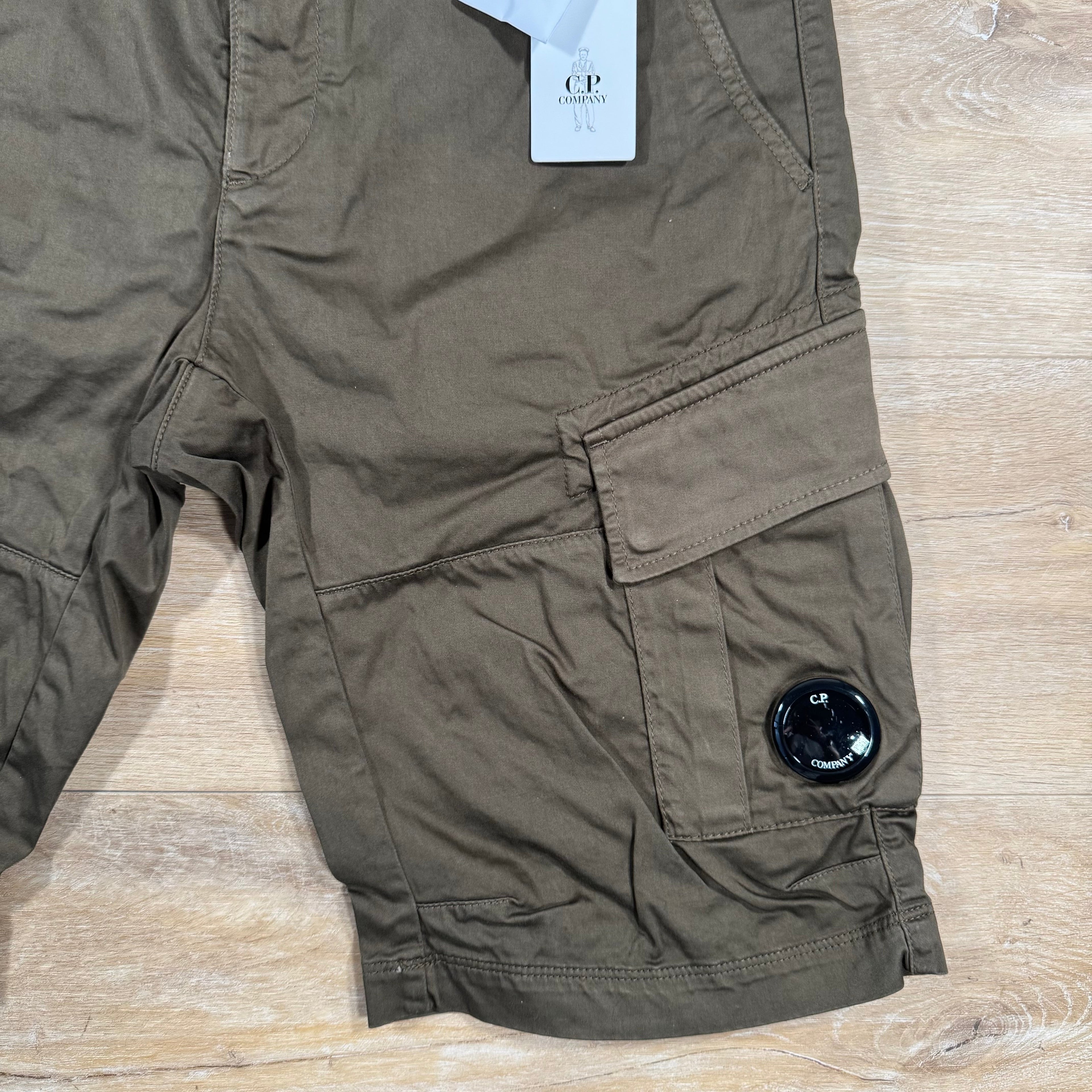 CP Company Stretch Sateen Lens Cargo Shorts in Ivy Green Ironleague