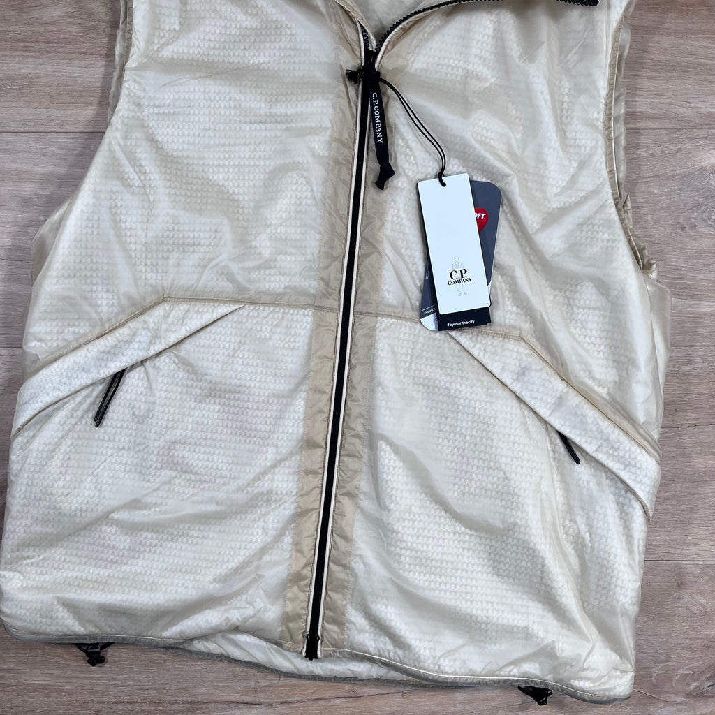 CP Company Nada Shell Goggle Padded Gilet in Pistachio Shell Ironleague