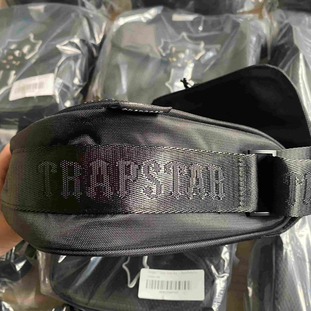 Trapstar Irongate T Crossbody Bag - Black/Reflective Ironleague