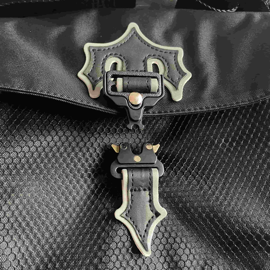 Trapstar Irongate T Crossbody Bag - Black/Reflective Ironleague