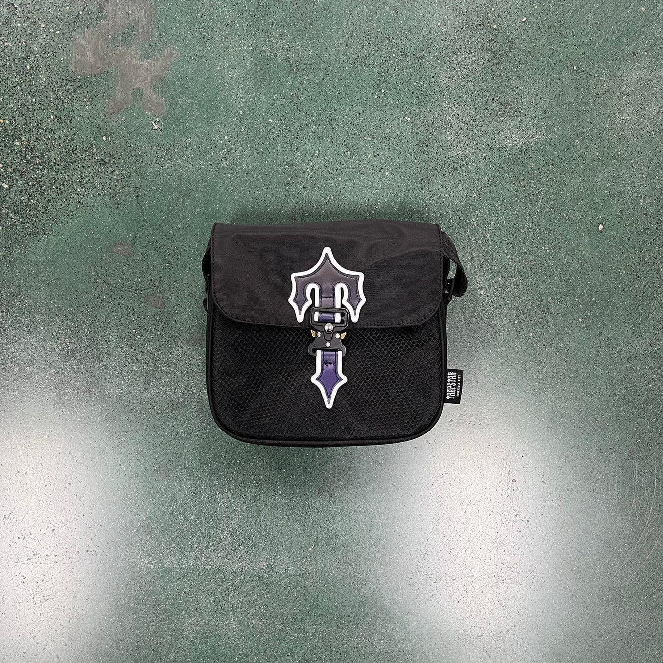Trapstar Messenger Bag 1.0 - Black/Purple Ironleague