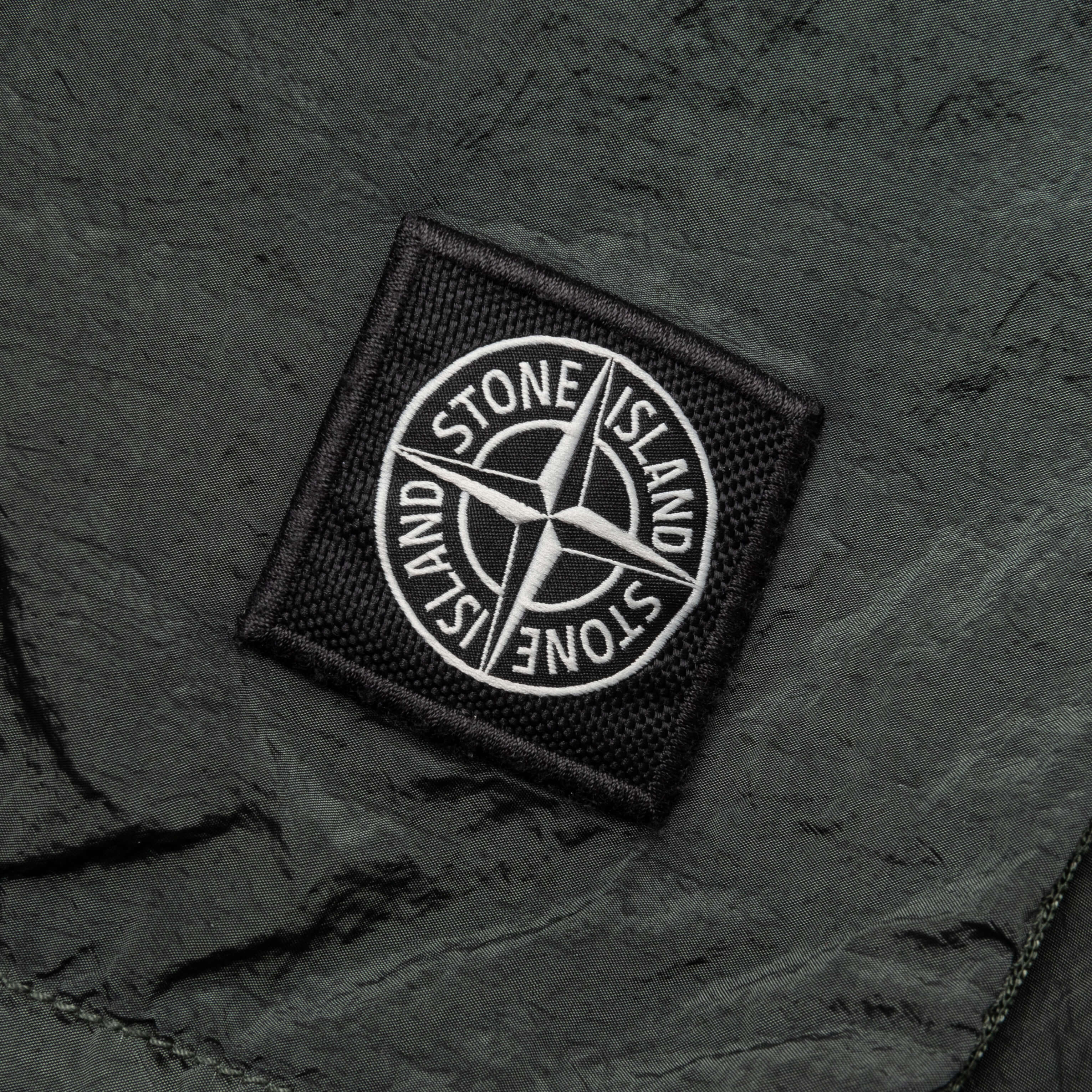 Stone Island Patch Bermuada Shorts - Musk