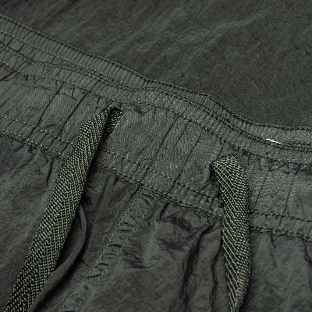 Stone Island Patch Bermuada Shorts - Musk