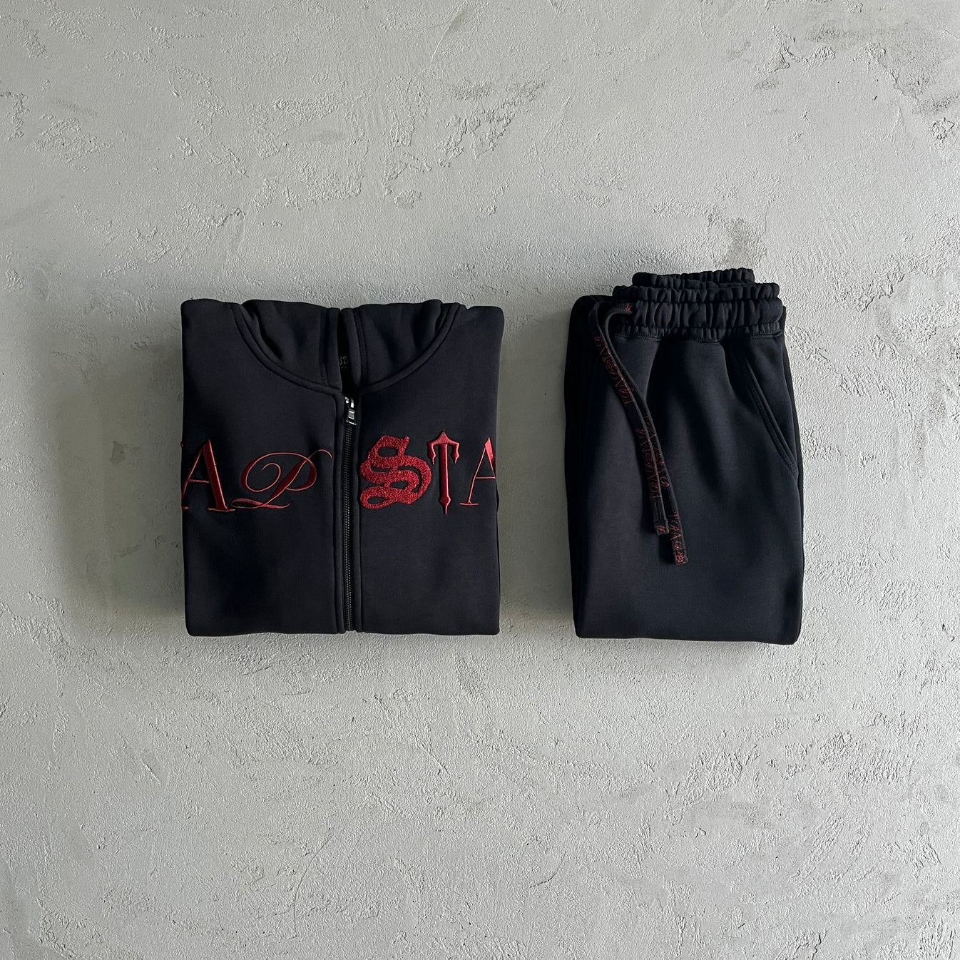 Trapstar Script Zip Through Tracksuit - Black/Red Ironleague