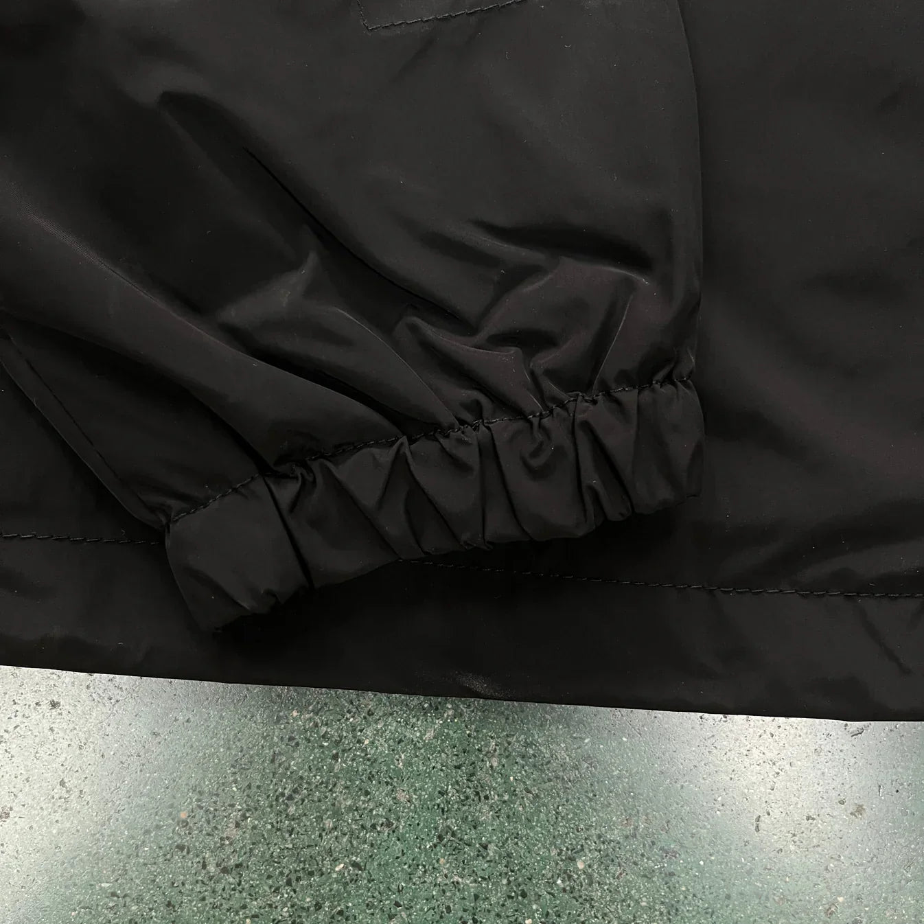 Trapstar Irongate T Windbreaker - Black/Red Ironleague