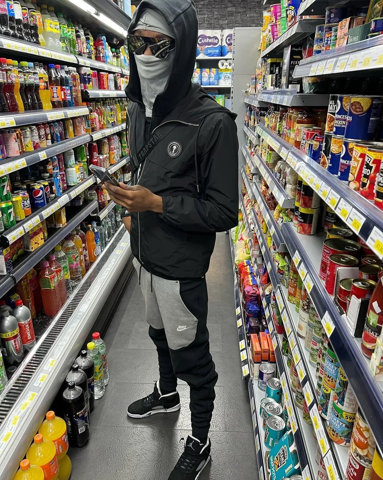 Trapstar Irongate T Windbreaker - Black Ironleague
