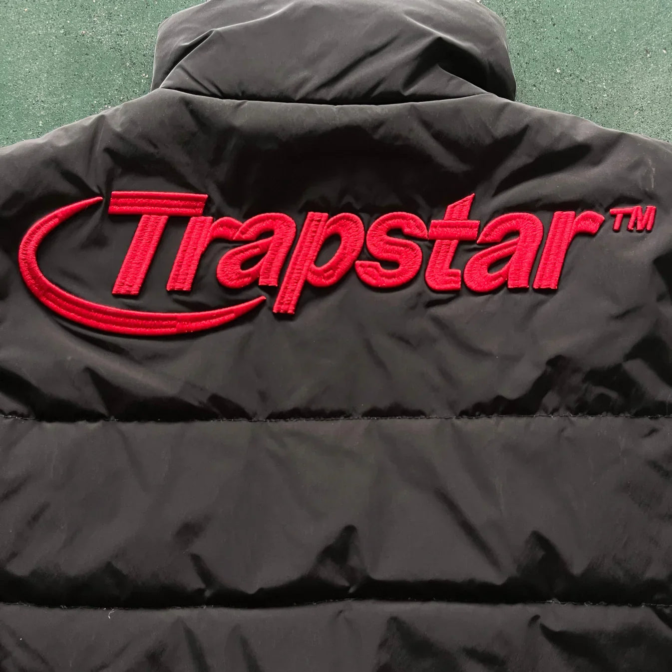 Trapstar Hyperdrive Sleeveless Jacket - Black/Red Ironleague
