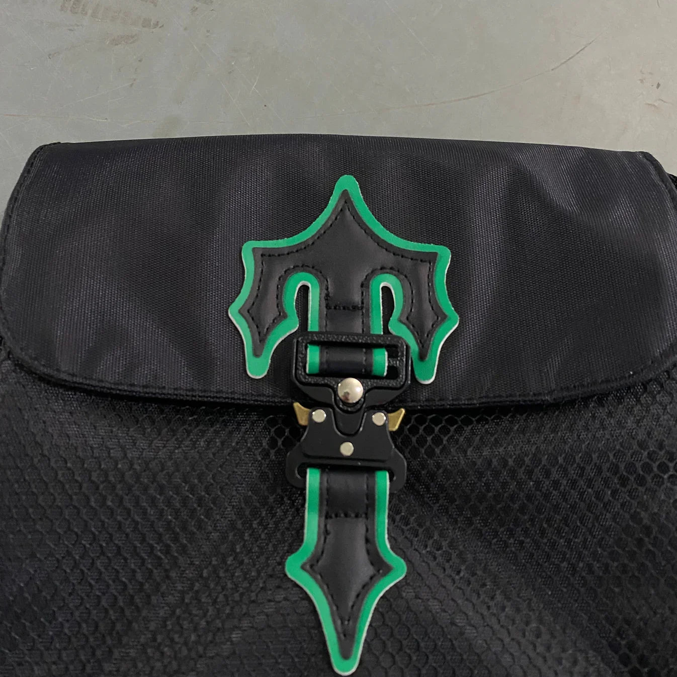 Trapstar Messenger Bag 1.0 - Black/Green Ironleague