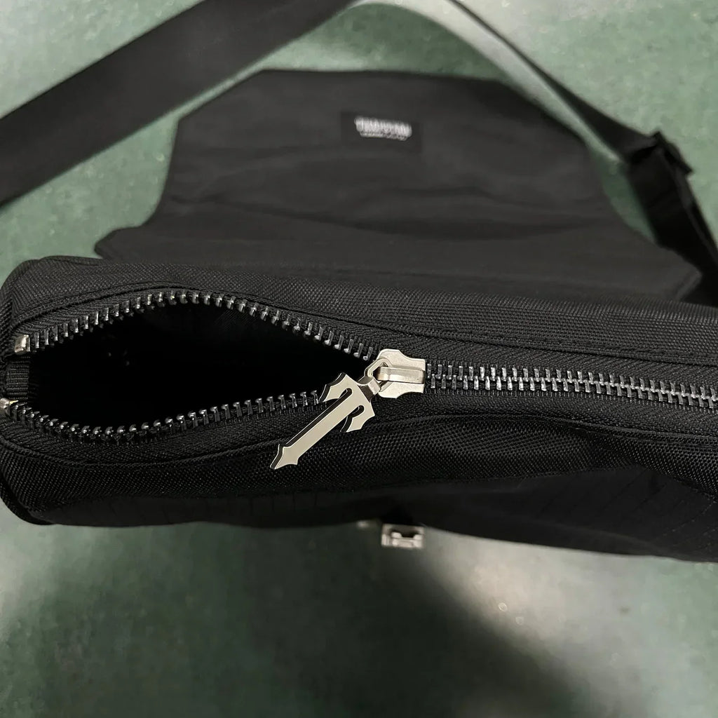 Trapstar Cobra T Bag - Black/Silver Ironleague