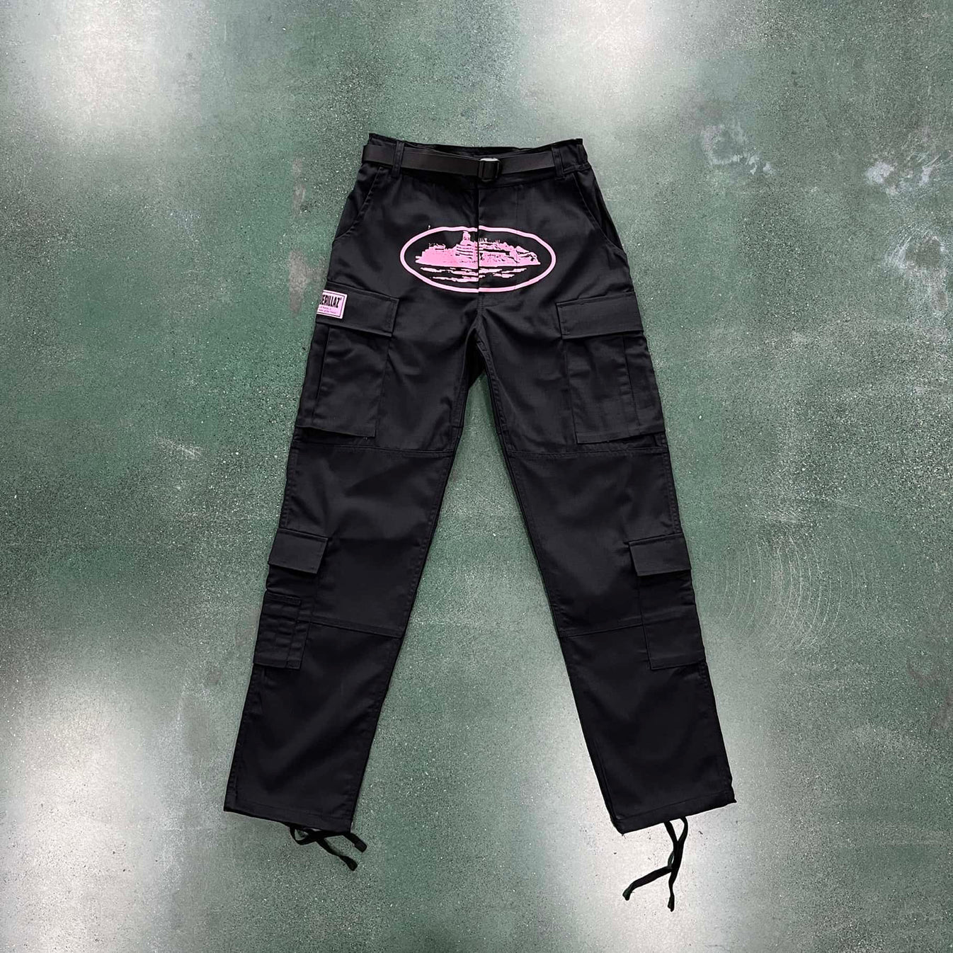 Corteiz Island Cargo Pants - Black/Pink Ironleague