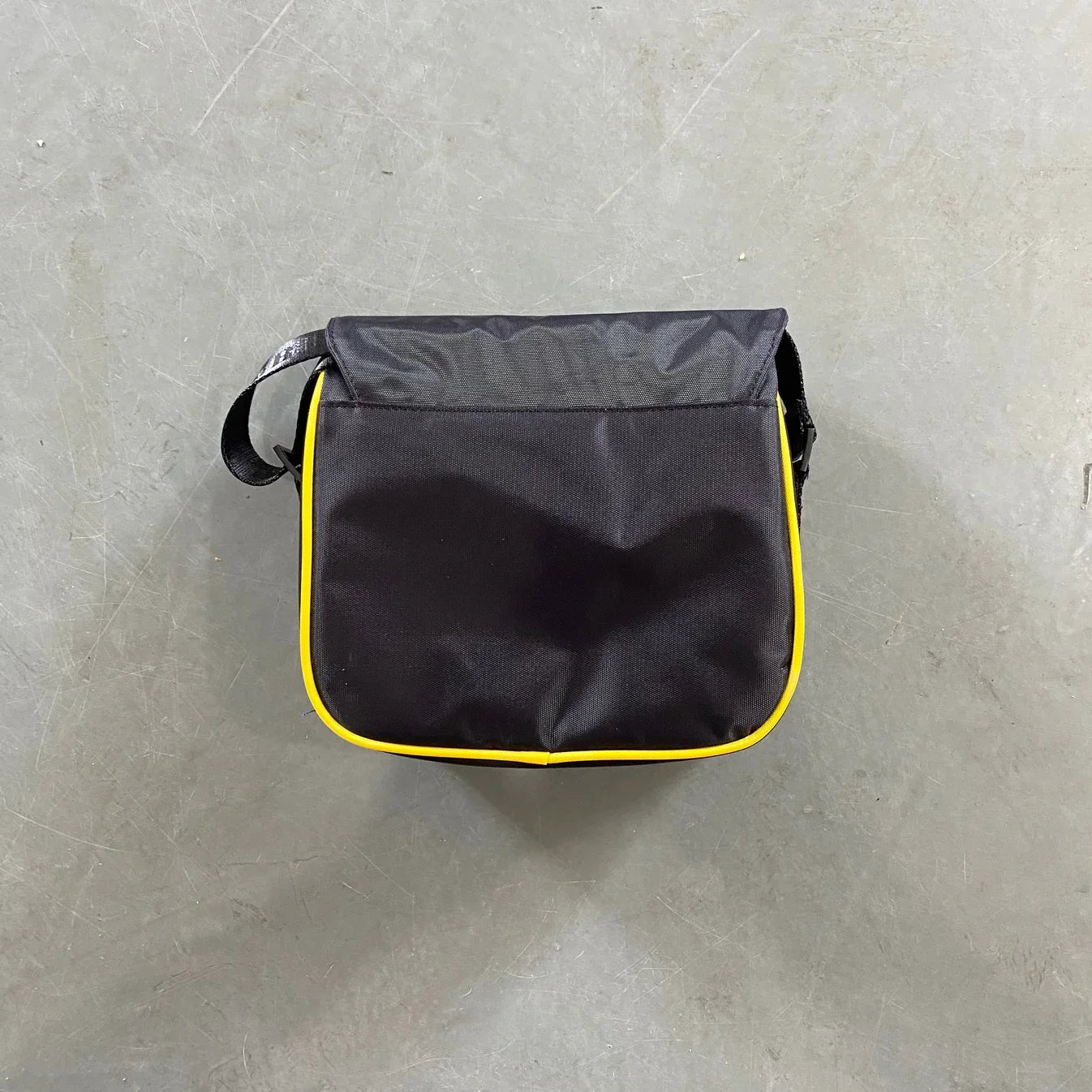 Trapstar Messenger Bag 1.0 - Black/Yellow Ironleague