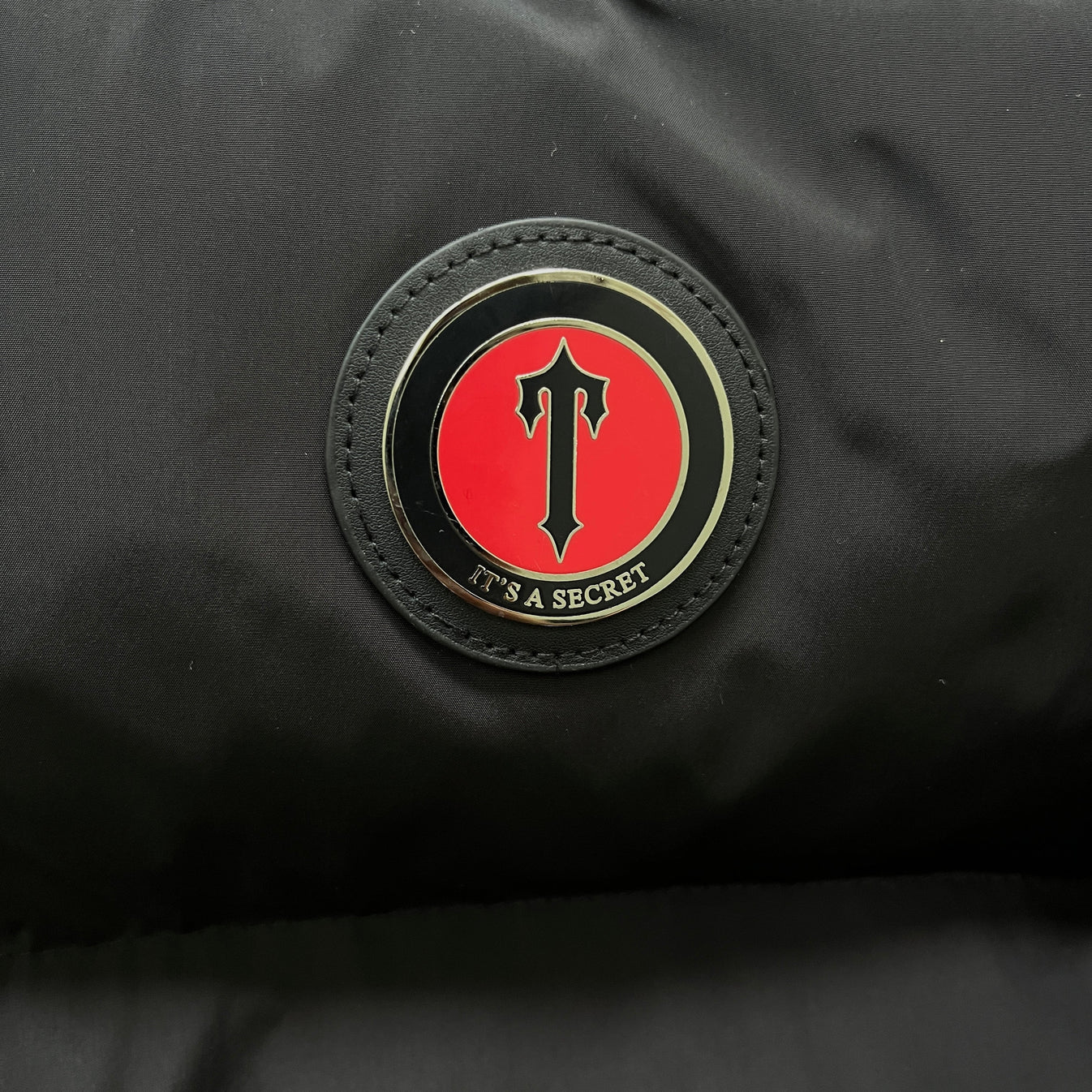 Trapstar Detachable Hooded Puffer Jacket - Black/Red Ironleague