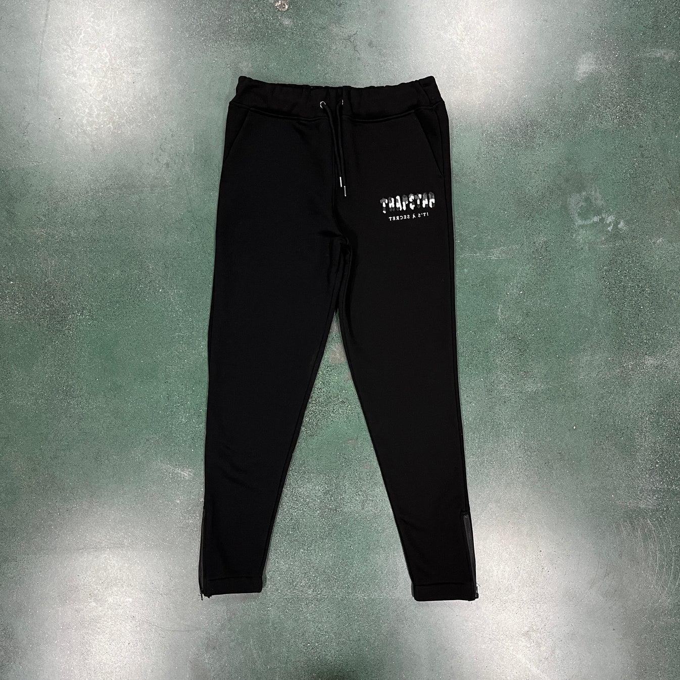 Trapstar Chenille Decoded Camo Logo Tracksuit - Grey/Black Ironleague