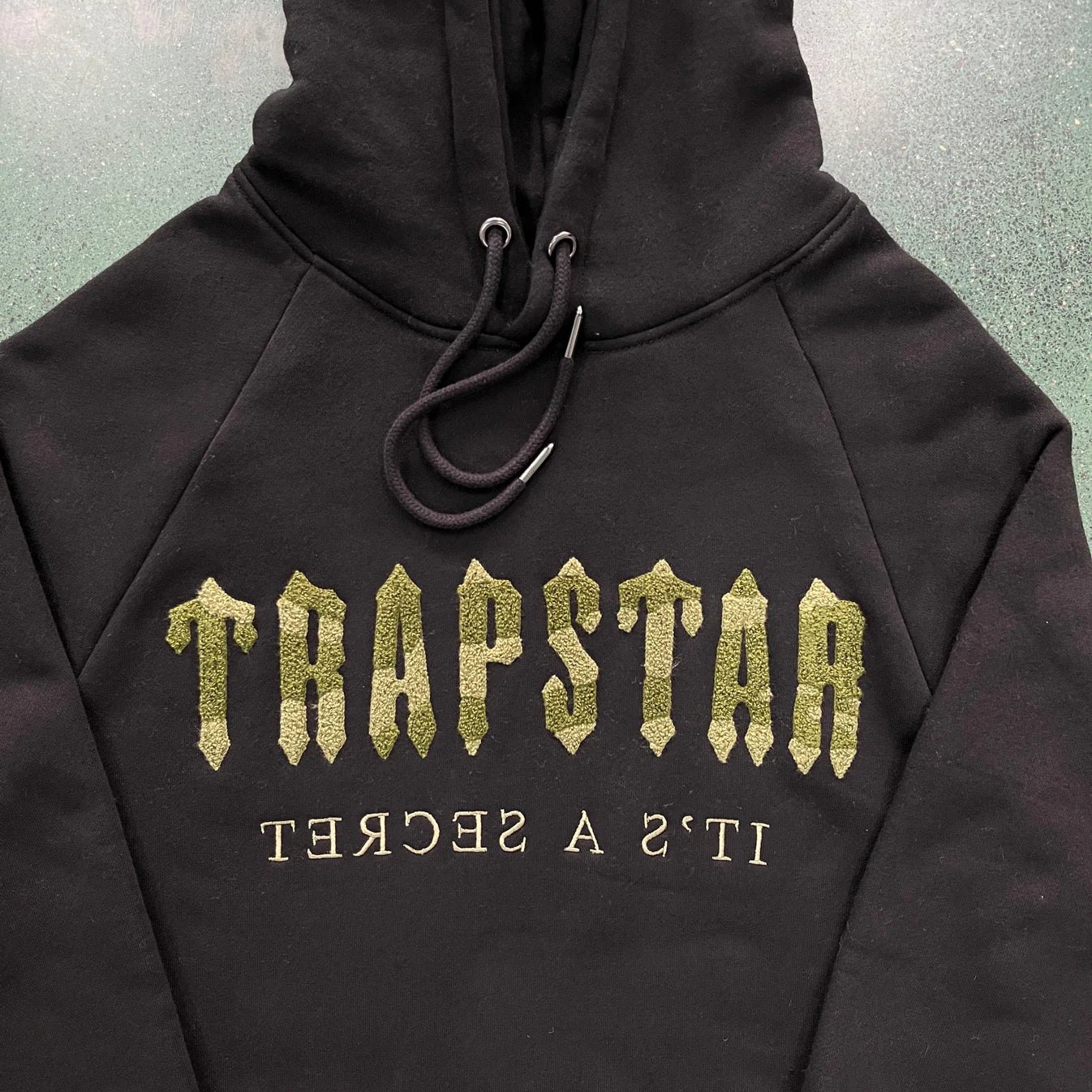 Trapstar Decoded Chenille Tracksuit - Olive Camo/Black Ironleague