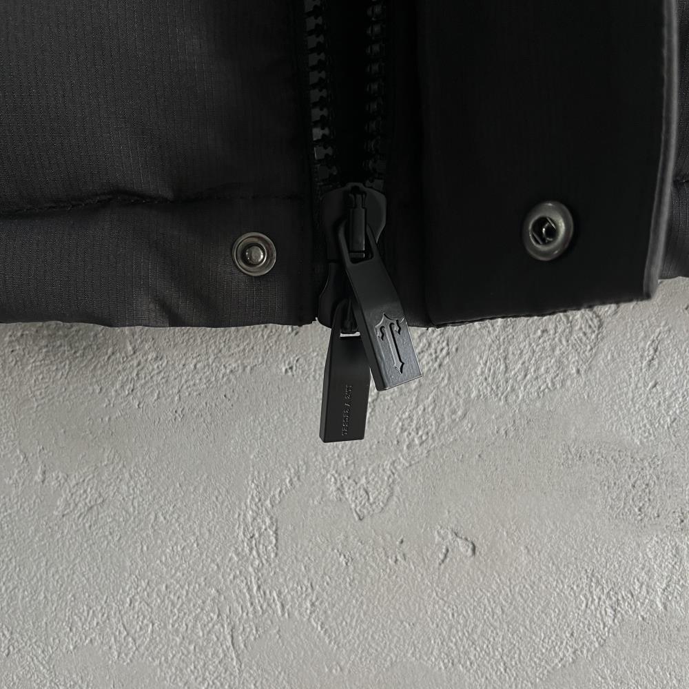 Trapstar Decoded 2025 Hooded Puffer - Blackout Edition Ironleague