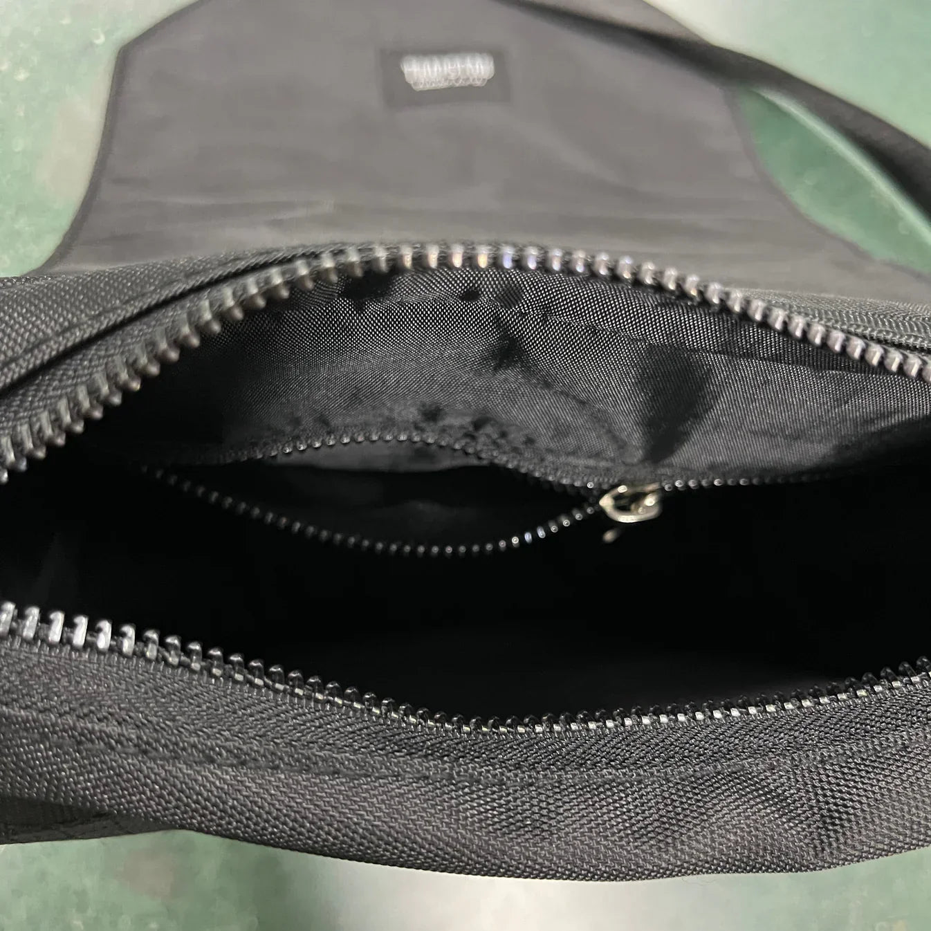 Trapstar Cobra T Bag - Black/Reflective Ironleague