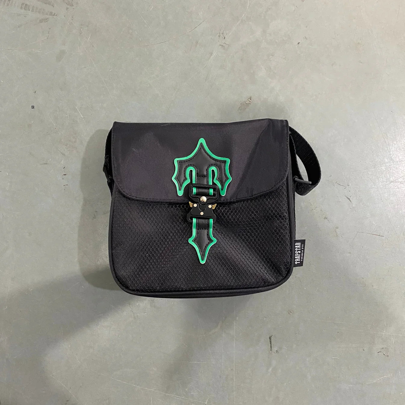 Trapstar Messenger Bag 1.0 - Black/Green Ironleague