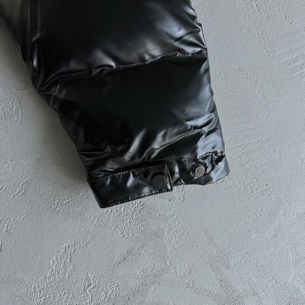 Trapstar Irongate Embossed Puffer Jacket - Black/White Ironleague